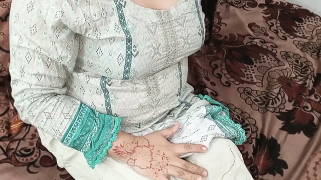 İlk kez erkek arkadaşı kız arkadaşının odasına gizlice giriyor ve kız şok oluyor