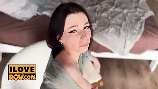 Mürekkepli güzel lesya moon seni yatağa götürmeden önce azdırıyor