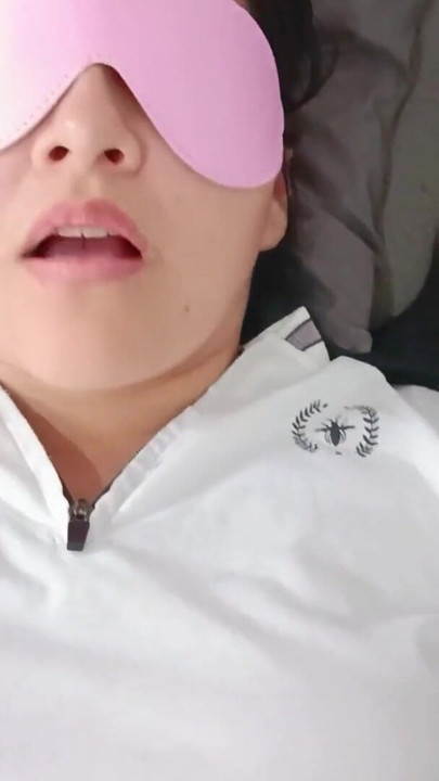 BAREBACK AND WITH MY PANTIES ON MY LEGS I MY COUSIN SCHOOLGIRL+18 | Clip 2