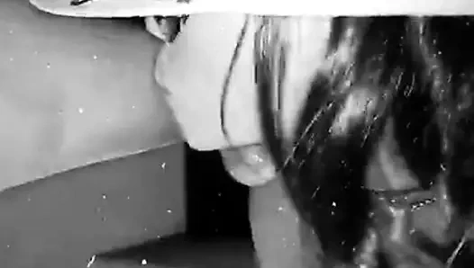 Lezbiyen maria luisa olduğunu öpme kellys ayaklar sırasında sigara içme