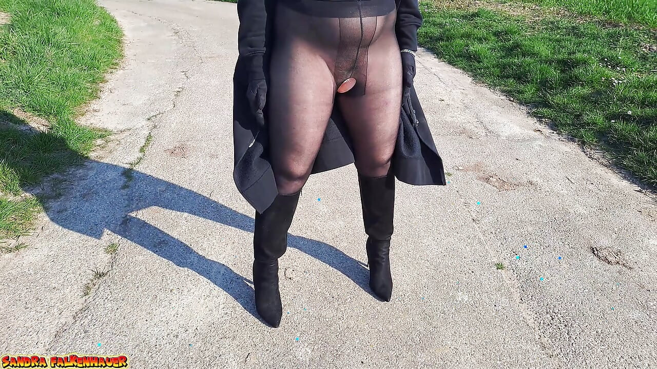 Sandra Falkenhauer - tarlada ateşli