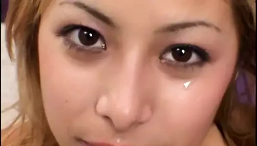 Sürtük latina alır sert horoz içinde her ikisi de ona fuckholes üzerinde the kanepe