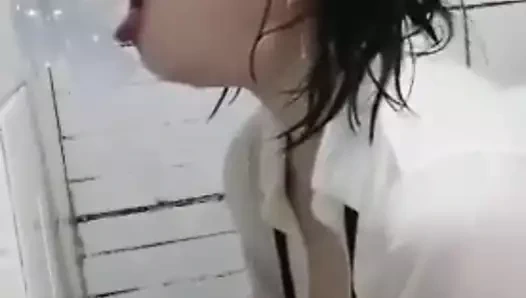 Şaşırtıcı Asya deepthoating yapay penis 3