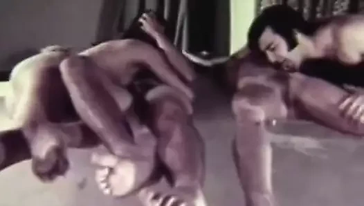 Bir su yatağında birkaç şehvetli lanet (1960'larda vintage)