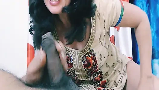 Azgın üvey kız kardeş sert seks için istekli.