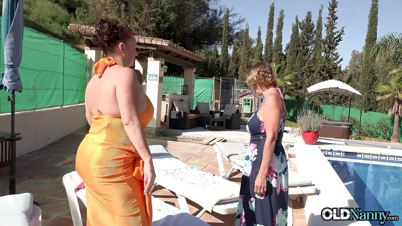 Sadece olgun ve gerçekten azgın bayanların dörtlü havuz partisi