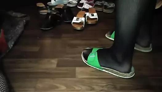 Ballbusting, merkez bankası, külotlu çorap, takunya, büyük cumming