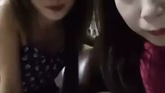 Selfie çeken seksi kızlar 56.mp4