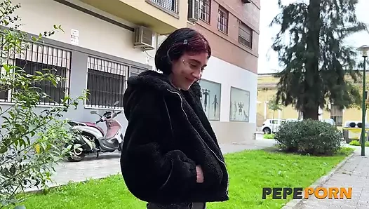 Kızıl saçlı İspanyol güzellik ilk sahnesinde sert seks deniyor!