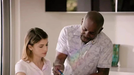 Karartılmış ilk ırklararası için minyon genç kristen scott