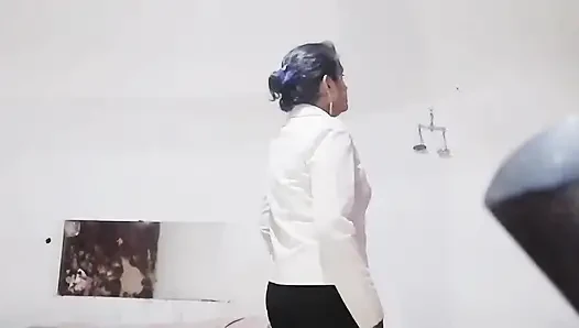 Ep1 desi üvey anne üvey oğlunun kamerasını buldu ve soyunuyor