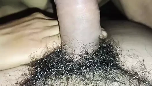 Assamlı evli kadın kocasının arkadaşıyla seks yapıyor