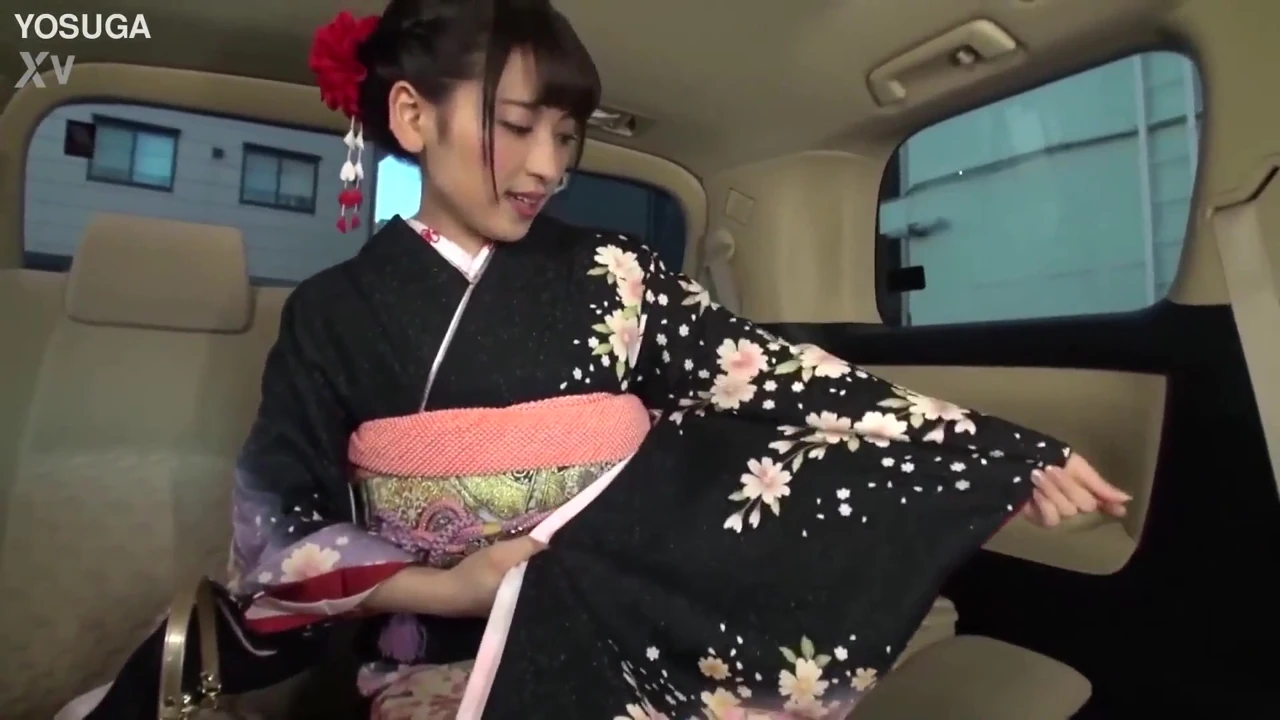 20-year-old on Her Way Home From Her Coming-of-age Ceremony - Free Commemorative Photo Shoot, She Was Tricked Into Taking Photos