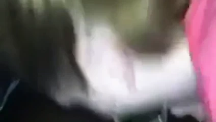 Chico'dan Jolene arabada kafa dağıtıyor