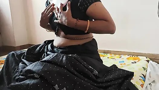 Seksi ev hanımıyla alay ediyor