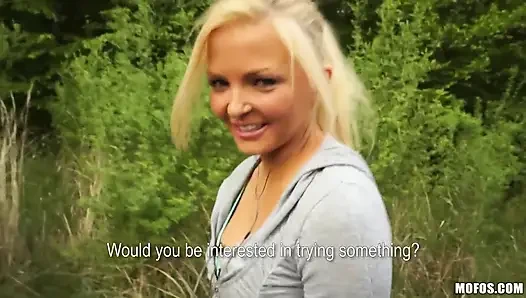Halka açık pikaplar - amatör Euro Jenna Lovely halka açık anal seks yapıyor
