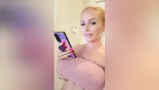 Komşu araba yolculuğu için yarağımı emmek istiyor