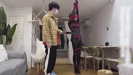 Mz11-lateks takım elbise bağlama ve kırbaçlama