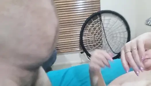 2 kilolu kız sert sikişiyor