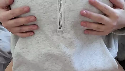 Azgın öğretmen sıkıldı ve boşalmaya karar verdi