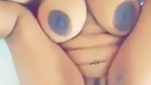 En iyi zenci büyük memeli bakış açısı kamerada