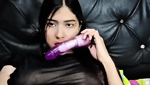 Kolombiyalı kadın üvey babasının önünde mastürbasyon yapıyor