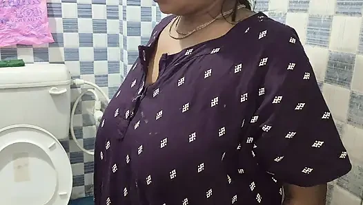 Banyoda fışkırtma gösterisi