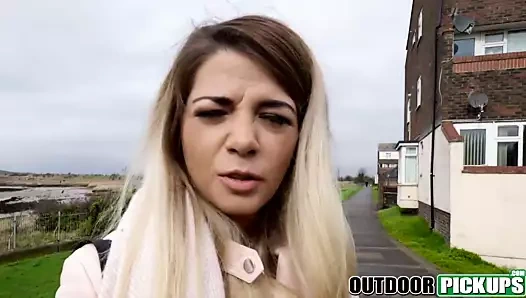 Sarışın Çek öğrenci delinmiş tarafından sert çük dışında