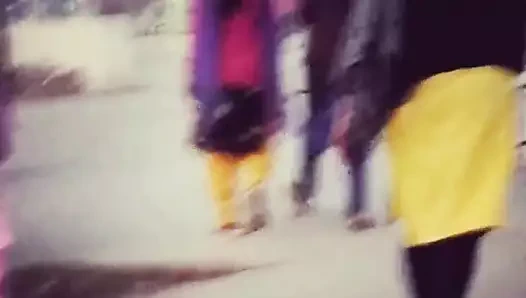 Hintli kızın büyük götü