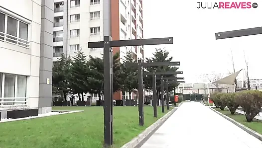 Seksi hatun sert bir sikiş için eğilmeden önce amcık yalamanın tadını çıkarıyor