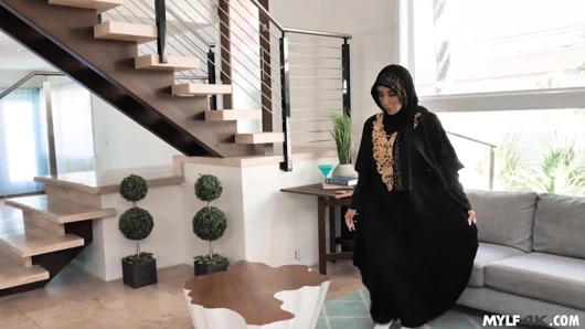 Müslüman karısı adamın aletini alır