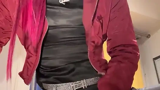 Jess Silk dildoya biniyor