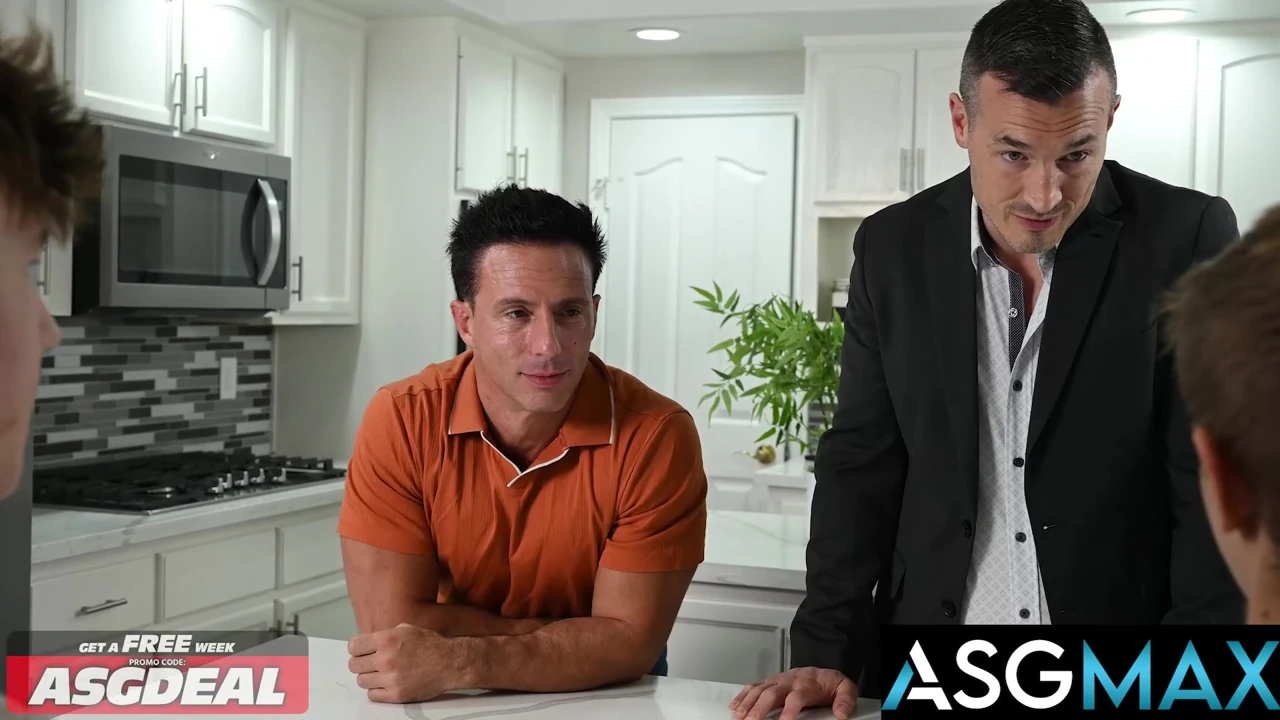 Reese Rideout folla a Jacob King a pelo en porno gay