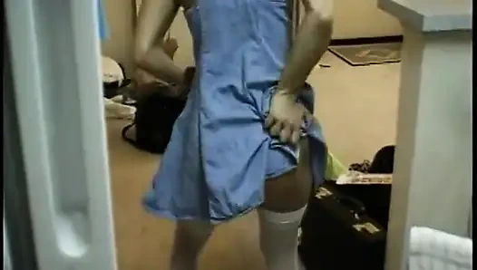 Sarışın oyuncaklar sonra yatakta götten sikiliyor