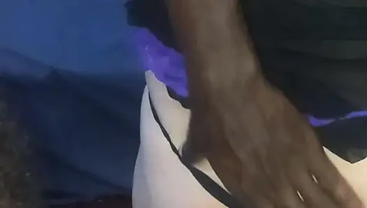 Komşum beni kocası çalışırken davet ediyor