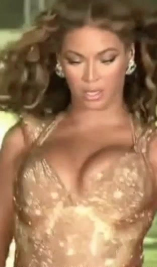 Beyonce göğüsler döngü #15