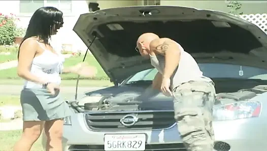 Amatör amcığın muhteşem neşeli amcığı majestic pecker için tamamen açık bekliyor