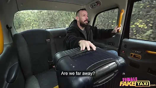 Я даю жениху предпенсионную вечеринку по траху - Female Fake Taxi