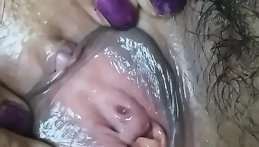Sexy indian hot lady chut may ungli dal kar chut ka pani nikala
