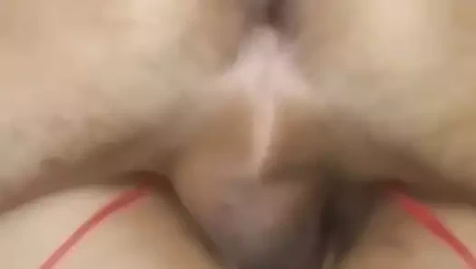 Aman tanrım üzerlerine inmek, her iki göt deliğini yalamak ve dilimle bu lezzetli sikişi keşfetmek istiyorum