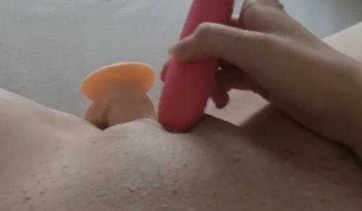 Genç çift dildo eylemi anal ve vajinal