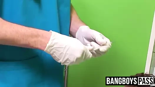 Eyersiz sonra hoş oral seks için erkek sporcu hemşire