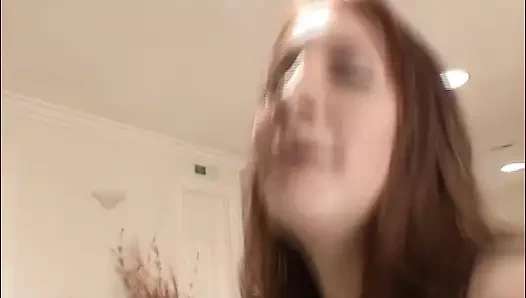 Bir ince alman kızıl saçlı ilk kez bir bbc deniyor