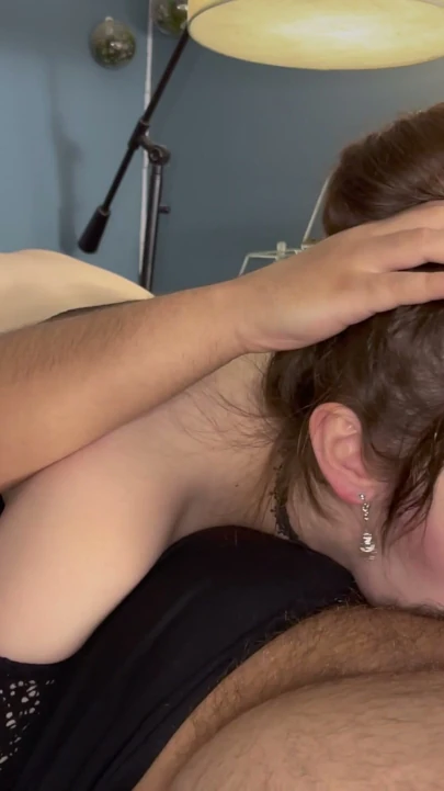 Seksi PAWG Lavender Snowe Yoğun Kafa Vurmalı 69 Yüz Sikişi Epik Nut Cracking Yüzüne Boşalma Boğaz Pastası | Klip 1