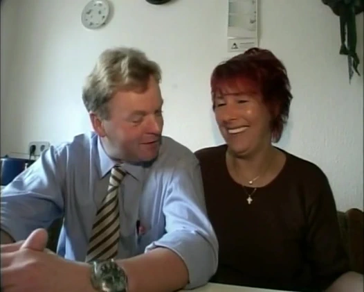 İnanılmaz Alman bbw, kocası ve bir meslektaşı ile üçlü sikme onu sıcak kedi kiralıyor