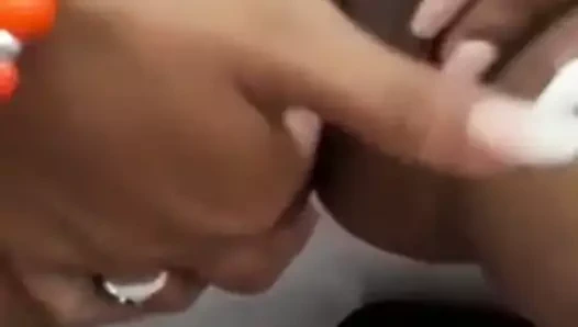 Putana benim için amını ovuşturuyor...