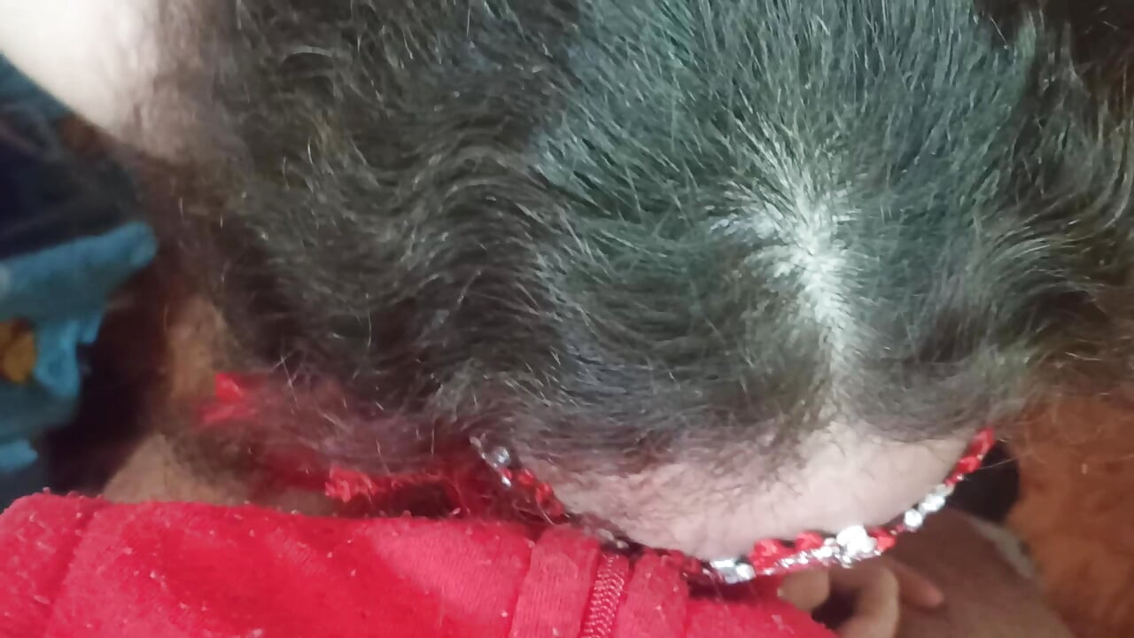 İşten yorgun bir şekilde eve geliyorum ve karım beni lezzetli bir saksoyla karşılıyor.