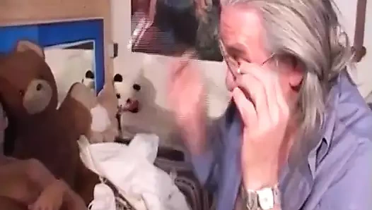 Hedgehog gibi sikişen üvey baba #2