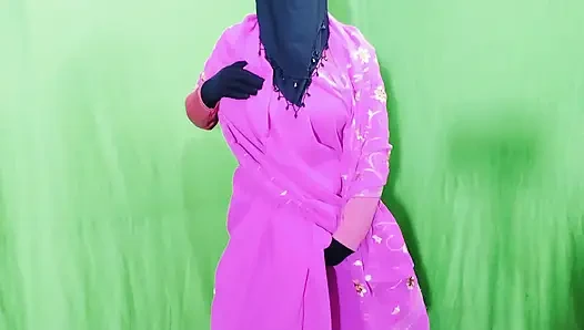 Hintli güzel tesettürlü Müslüman çift sikişmeye susamış