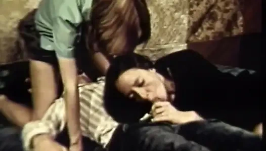 69 pozisyonunda dörtlü amcık yalama